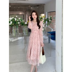 批发女神范温柔风长袖超仙碎花<b class='q'>连衣裙</b>2026早秋季新款V领收腰气质长裙