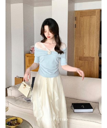사슴 이모 주 오족 삼촌 동백 나무 남자 향기로운 레이스 오프숄더 파란색 반팔 티셔츠 여성 여름 디자인 센스 맨위