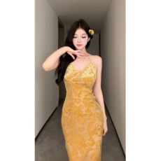 批发法式复古新中式挂脖露背连衣裙女装2026夏季新款改良旗袍无袖裙子