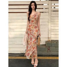 批发早<b class='q'>春</b>特别漂亮绝美法式掐腰碎花吊带连衣裙海边穿搭荷叶边裙子女夏