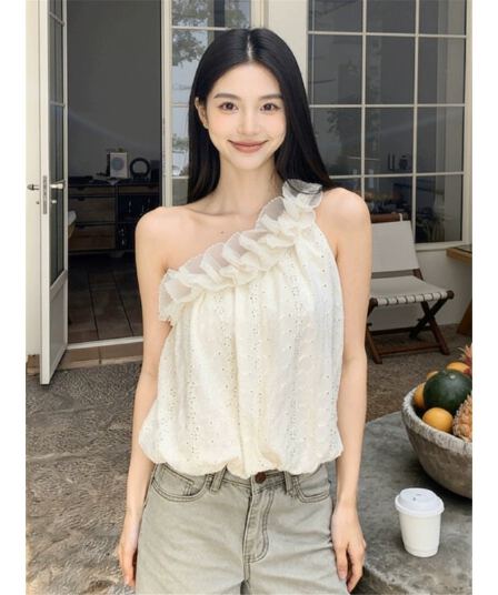 자이언트 잘 생긴 ~ 중 핫걸 레이스 레이스 비스듬한 어깨 의류 여성 2026 여름 새로운 쉬폰 작은 셔츠 디자인 센스 작은 대중
