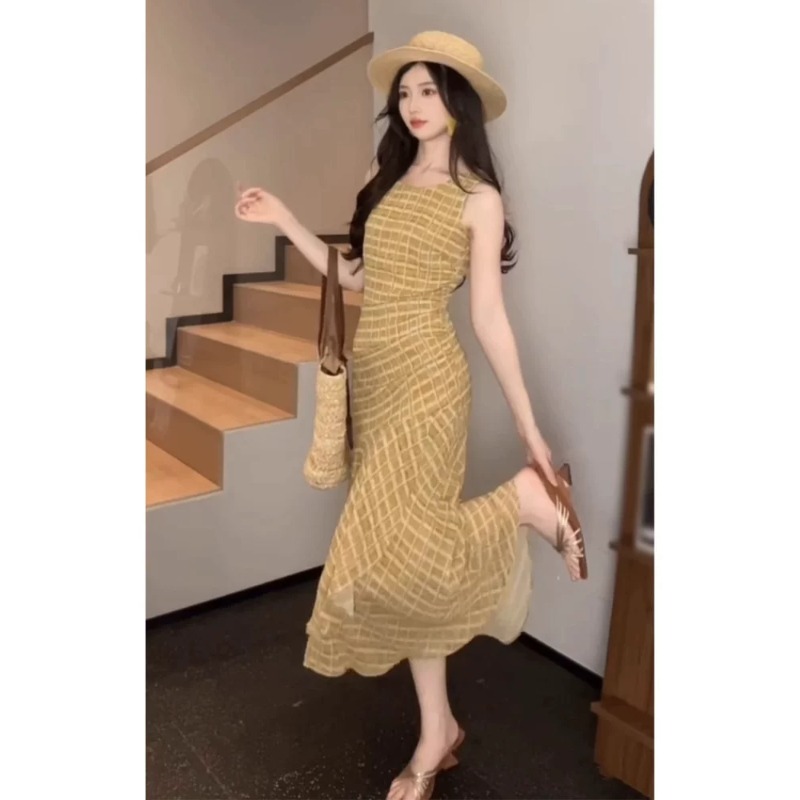 dodc 황색 라운드 넥 체크무늬 민소매 드레스 2026 봄 여름 새로운 불규칙 디자인 허리 수축 휴가 롱 스커트
