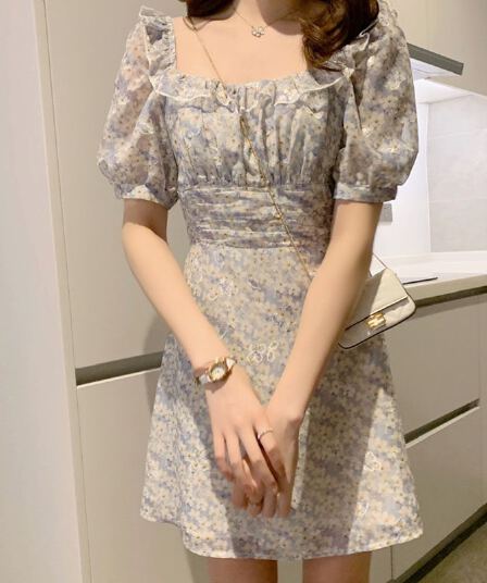복잡한 고대 칼라 꽃무늬 미니 스커트 여성 여름 거품 소매 슬림해 보이는 디자인 센스 작은 대중 개인 허리 수축 드레스 2024 년