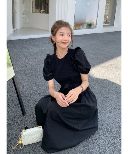 프랑스식 허리 수축 드레스 2026 새로운 이른 봄 여름 슬림해 보이는 Chic 디자인 센스 거품 소매 작은 대중 블랙 치마