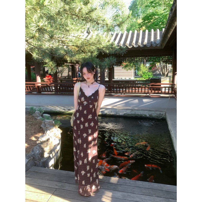 와인 정오 직접 만든 신제품 켜기 새로운 暮 기둥 레트로 우아함 배색 프린트 V넥 슬립 점프 슈트 롱 스커트