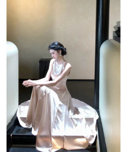 하나부터 순간 달빛 뮤즈 미니멀리즘 품격 민소매 절단 어깨 여성 드레스 3 차원 자르기 부드러운 롱 스커트