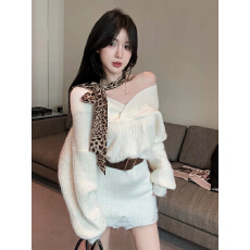 批发韩系氛围感秋冬v领辣妹<b class='q'>一字肩</b>针织包臀短裙女气质破洞毛衣<b class='q'>连衣裙</b>