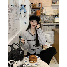批发韩系条纹灰色上衣女小个子秋冬新款设计感蝴蝶结<b class='q'>甜美</b>拼接开衫毛衣