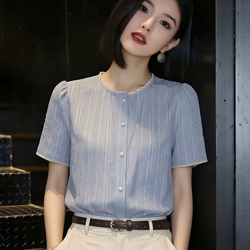패션 캐주얼 미니멀리즘 여성 셔츠 여름 2026 년 새로운 외국 가스 연령 감소 작은 대중 셔츠 고유 한 다용도 작은 셔츠