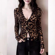 批发独特设计感豹纹v领长袖t恤<b class='q'>开衫</b><b class='q'>女</b>春季绝美修身巨好看的漂亮小上衣