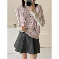 批发<b class='q'>韩国</b>东大门女花卉刺绣圆领无袖毛衣马甲女秋冬新款韩系复古<b class='q'>上衣</b>