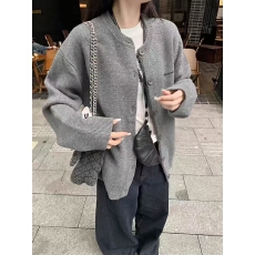 批发韩系慵懒风黑色针织开衫<b class='q'>女</b>秋冬高级感超好看毛衣外套宽松软糯上衣