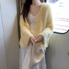 批发秋冬新款韩系穿搭慵懒风宽松黄色水貂绒毛衣外套马海毛针织开衫女