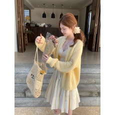 批发法式慵懒风<b class='q'>黄色</b>针织开衫女春季新款温柔风洋气宽松独特漂亮毛衣潮