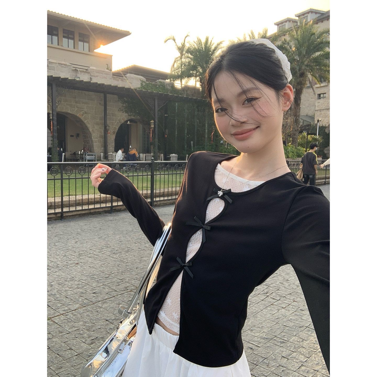 2026 봄 한 부서 페이크 레이어드 홀로우 아웃 레이스 기본 셔츠 여성 다용도 긴팔 티셔츠 맨위