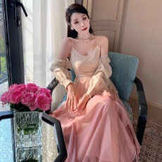 批发新款2026渐变荷叶边仙女裙气质吊带裙超仙小众连衣裙带开衫