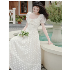 批发夏季新款法式小个子方领泡泡袖温柔风初恋公主连衣裙<b class='q'>甜美</b>收腰长裙