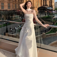 批发原版做法有内里法式初恋白月光一字肩抹胸裙收腰挂脖垂坠感<b class='q'>连衣裙</b>