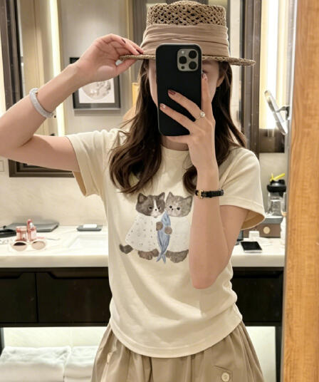 일본식 달콤함 귀여운 새끼 고양이 프린트 긍정적 인 어깨 반팔 티셔츠 여성 여름 몸매 가꾸기 슬림해 보이는 쇼트 스타일 맨위