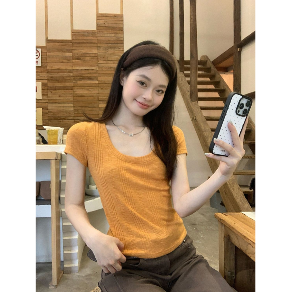마이크로 지방 mm 새로운 개성 순수한 욕망 바람 디자인 센스 u 칼라 여름 몸매 가꾸기 맨위 다용도 반팔 티셔츠 여성
