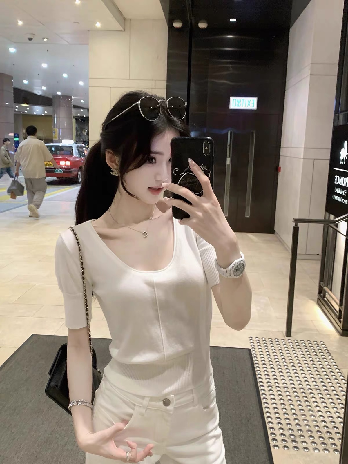 프랑스식 작은 셔츠 여름 오래된 돈 느슨함 니트 작은 반팔 여성 프랑스식 느긋한 단색 다용도 u 칼라 반팔 셔츠