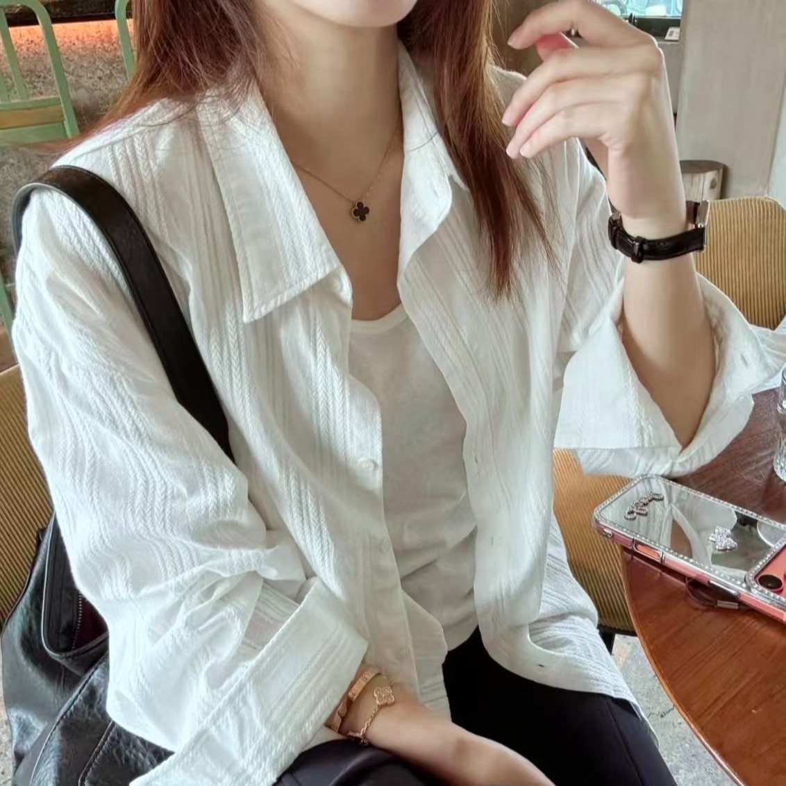 오래된 돈 바람 순면 화이트 여성 셔츠 외부 가져 가라. 오픈 가디건 맨위 여름 얇은 스타일 빛 럭셔리 고급 센스 자이언트 잘 생긴 자외선 차단 재킷