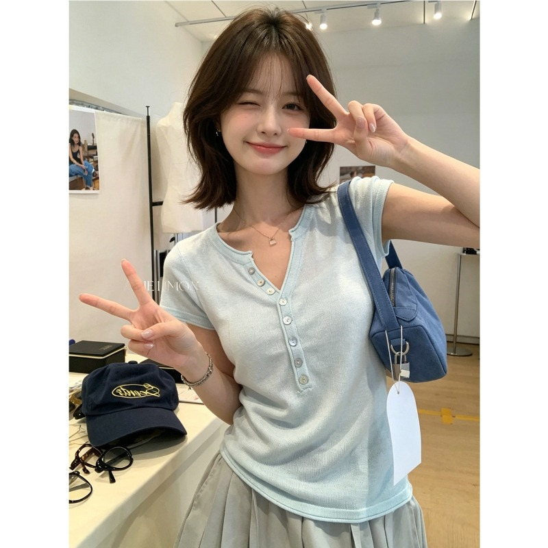 6 양모 살구 색상 긍정적 인 어깨 얼음 실크 니트 반팔 티셔츠 여성 여름 2026 새로운 몸매 가꾸기 슬림해 보이는 미니멀리즘 맨위