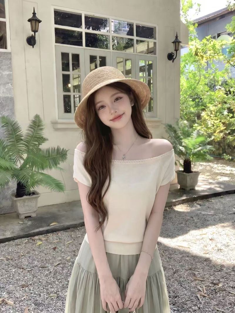 라이 경기 서울 주간 실크 핫걸 비스듬한 어깨 반팔 여름 디자인 센스 작은 대중 몸매 가꾸기 슬림해 보이는 품격 티셔츠 여성