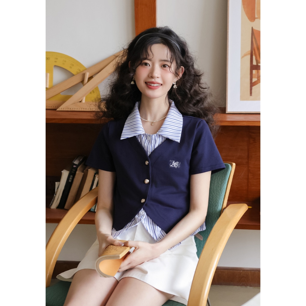 학원 스타일 스트라이프 패치워크 페이크 레이어드 맨위 여성 2026 여름 새로운 한 부서 디자인 센스 작은 대중 반팔 셔츠