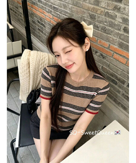 얼음 차가운 실크 패치워크 배색 라운드 넥 스트라이프 니트 스웨터 반팔 의류 여성 여름 패션 다용도 캐주얼 맨위