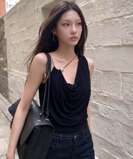 문자열 어깨끈 흔들다 칼라 캐미솔 여름 달콤한 매운맛 바람이 아닙니다. 규칙 디자인 센스 금속 장식 품격 맨위