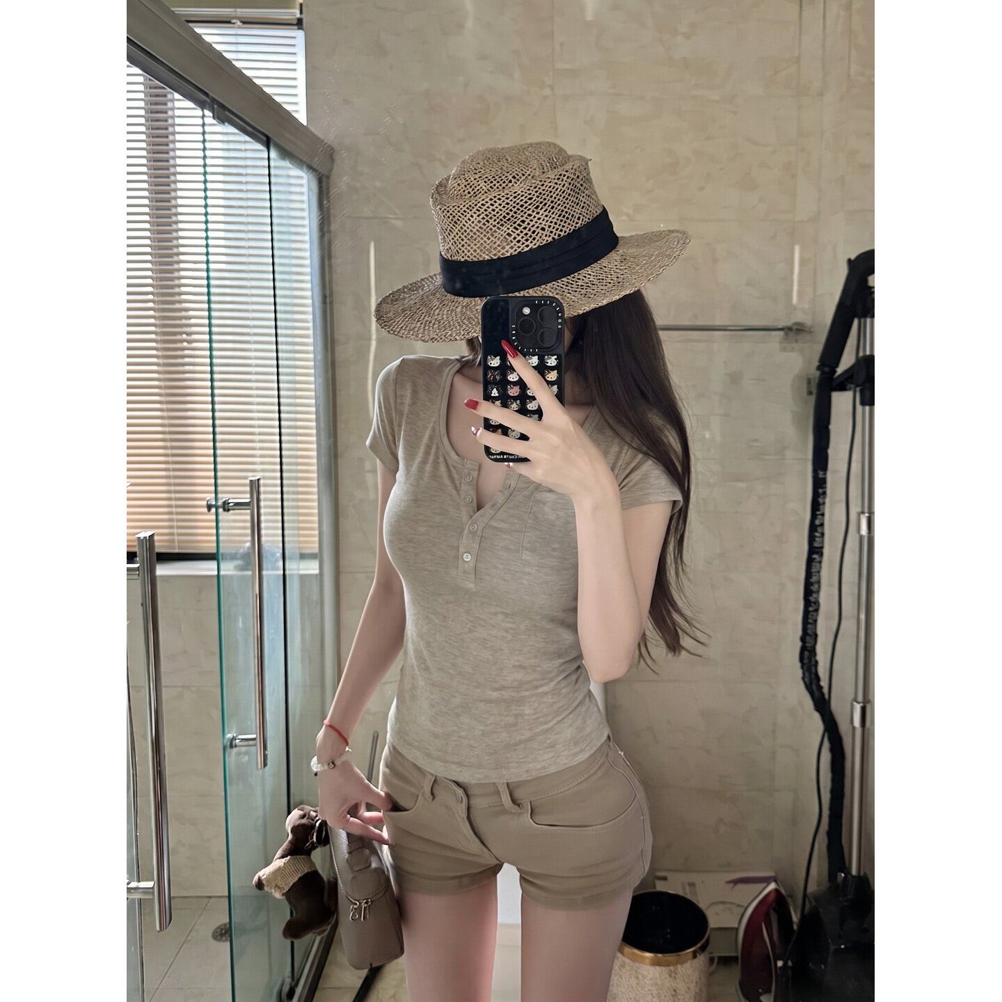 느긋한 오래된 돈 바람 단추 라운드 넥 반팔 티셔츠 여성 여름 몸매 가꾸기 슬림해 보이는 다용도 맨위