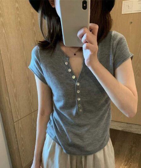 한 부서 소녀 센스 헨리 칼라 긍정적 인 어깨 반팔 티셔츠 여성 여름 달콤함 연령 감소 몸매 가꾸기 디스플레이 얇고 작은 날다 소매 맨위