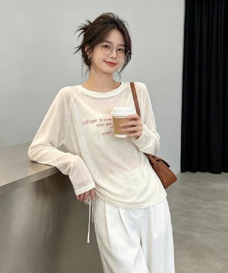 화이트 자외선 차단 블라우스 여성 여름 얇은 스타일 2026 새로운 긴팔 티셔츠 루즈핏 라이 경기 서울 주간 실크 맨위