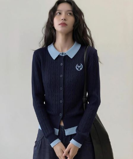 지식인 바람 페이크 레이어드 배색 POLO 칼라 니트 오픈 가디건 맨위 여성 2026 조기 가을 새로운