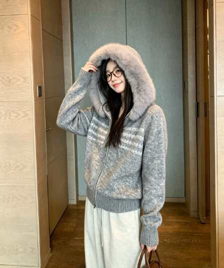 공정한 섬 후드 모피 칼라 지퍼 스웨터 여성 코트 가을 겨울 새로운 레트로 품격 두꺼운 쇼트 스타일 니트 오픈 가디건
