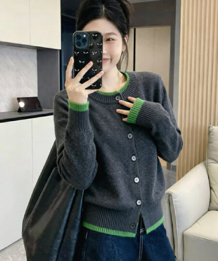 유럽 상품 회색 페이크 레이어드 니트 오픈 가디건 여성 2026 가을 새로운 빅 사이즈 지방 mm 캐주얼 보온 스웨터 코트