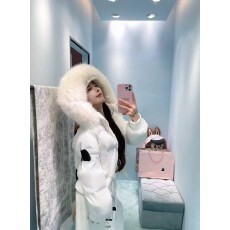 爆款字母短款简约毛领羽绒服