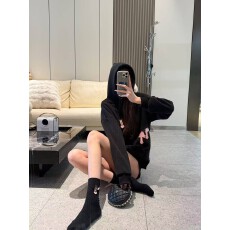 批发爆款秋冬刺绣十字架加绒连帽<b class='q'>卫衣</b>+袜子