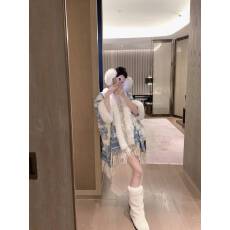 批发爆款秋冬必备花卉<b class='q'>动物</b>园羊绒斗篷披肩