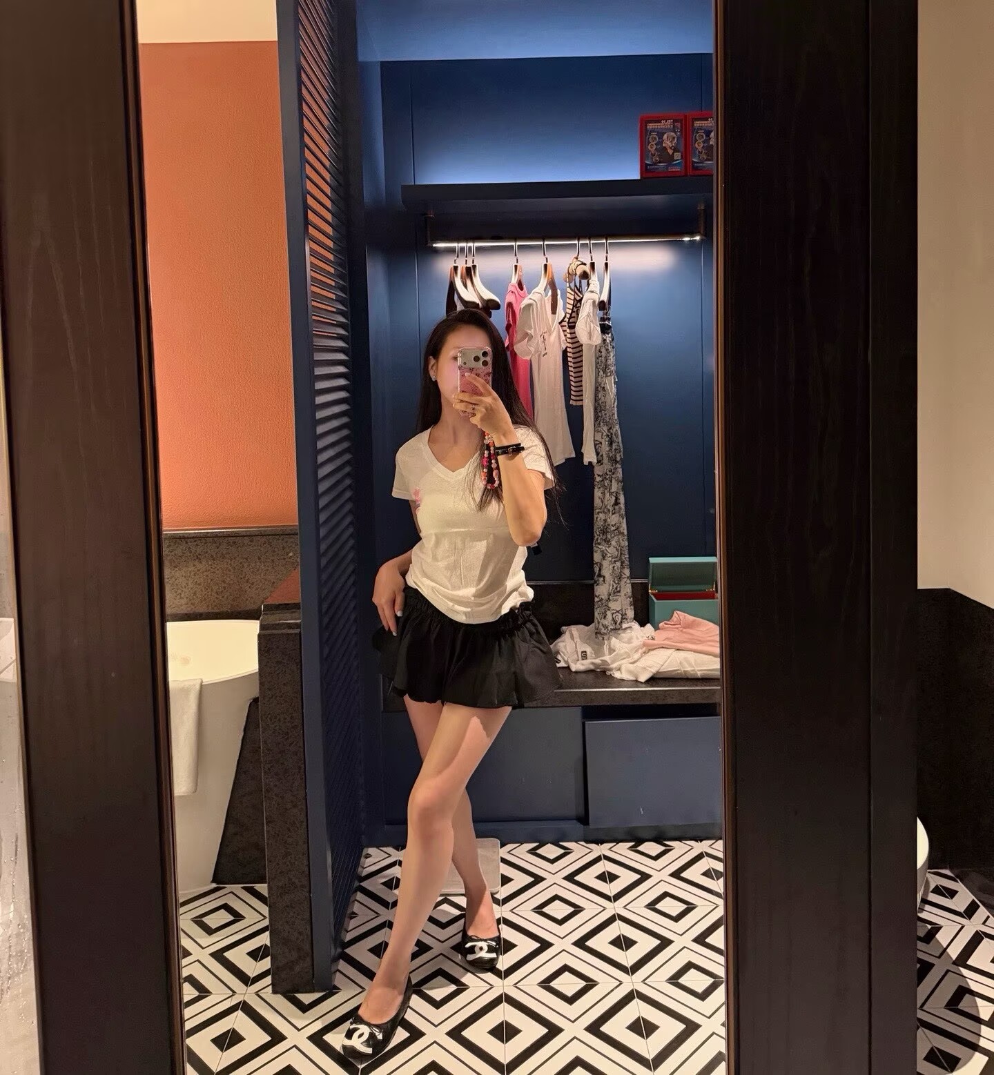 폭발 산스크리트어 V넥 캐주얼 티셔츠