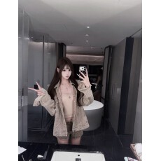 批发爆款超级重工满钻休闲牛仔外套+重工满钻牛仔短<b class='q'>裤</b>套<b class='q'>装</b>