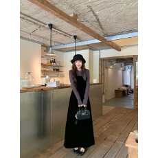 批发实拍实价 秋冬新款高级感修身长袖T恤打底衫+<b class='q'>连衣裙</b><b class='q'>两件套</b>