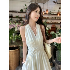 批发<b class='q'>实拍</b> 法式千金设计感超好看无袖收腰v领连衣裙