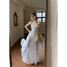 批发实拍 蕾丝吊带<b class='q'>连衣裙</b>女2025新款开春穿搭海边度假法式长裙