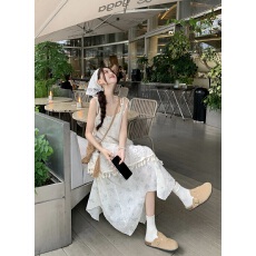 批发实拍 夏季吊带裙女米色拼接中长款超好看连衣裙