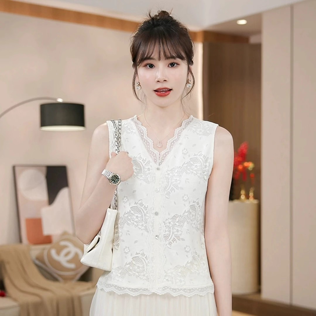 V넥 레이스 조끼 여자 2026 새로운 슬림해 보이는 스택 착용 인사이드 가져 가라.