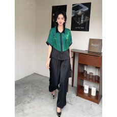 批发2026夏季国风新款中年<b class='q'>妈妈</b>装改良旗袍复古时尚冰丝浮光锦套装