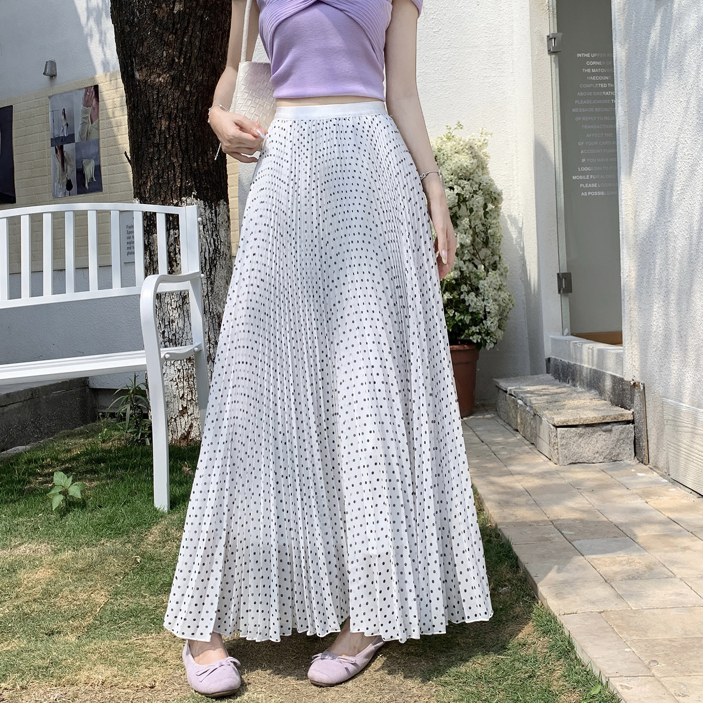 프랑스식 고급 센스 검정색 도트 무늬 롱 스커트 여성 2026 봄 여름 새로운 품격 디스플레이 높음 슬림해 보이는 미니멀리즘 바람 반신 스커트