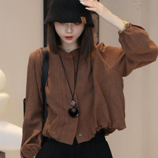 批发法式复古高级感圆领长袖纯色<b class='q'>衬衫</b>女秋季新款别致独特绝美短款上衣